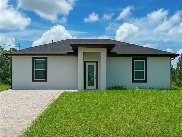 816 Palomino ST E, LEHIGH ACRES, FL 33974