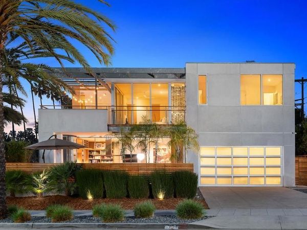 La Jolla, CA 92037