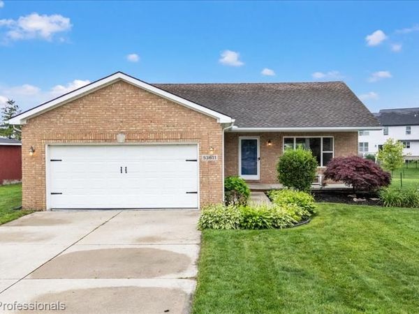 53611 County Line Road, New Baltimore, MI 48047