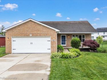53611 County Line Road, New Baltimore, Mi 48047