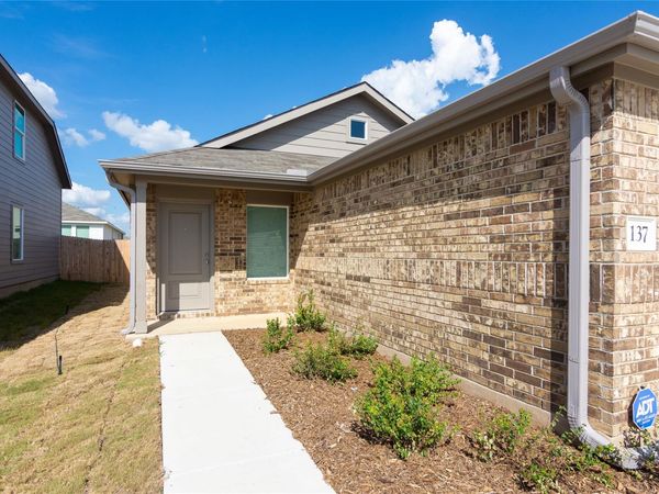 137 Starpacker LN, Jarrell, TX 76537