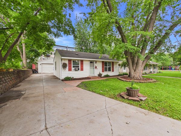 2940 Sumter Avenue S, Saint Louis Park, MN 55426