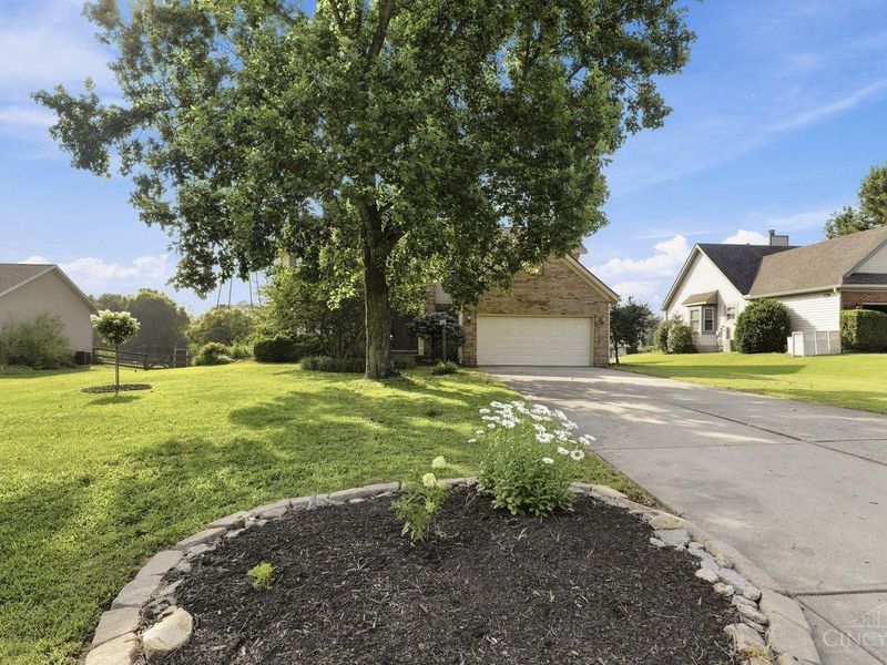 7112 Royale Drive, Liberty Township, OH 45011 Photo 2