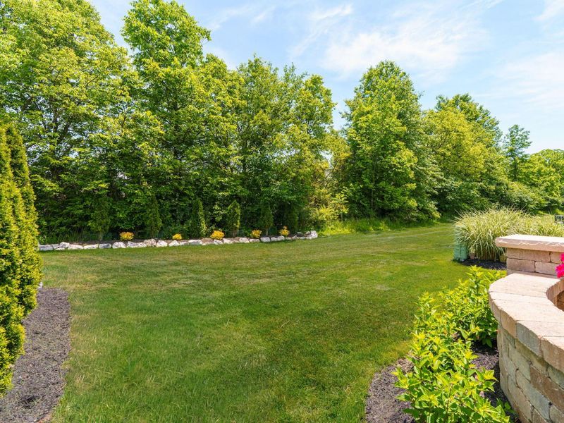 7421 Phoebe Lane, Powell, OH 43065 Photo 2