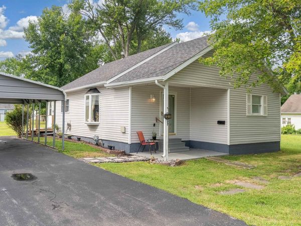 1516 W MAPLE Street, Herrin, IL 62948