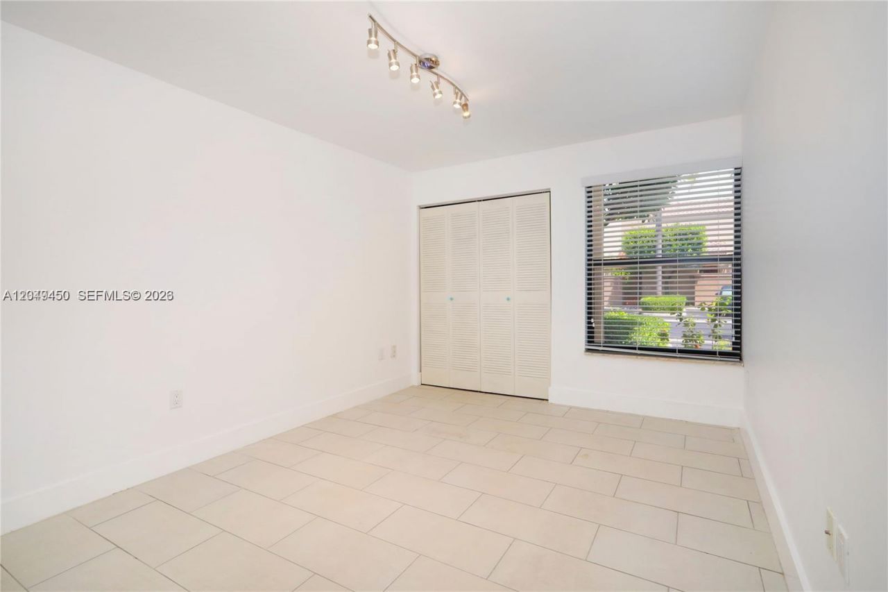 8124 SW 87th Ter , Miami, FL 33143 Photo