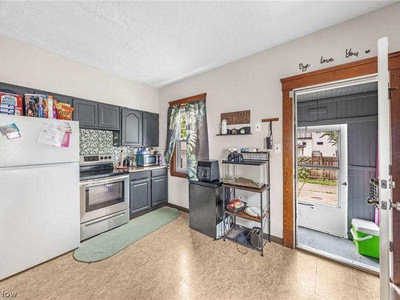 3316 Tampa Avenue, Cleveland, OH 44109 Photo 11
