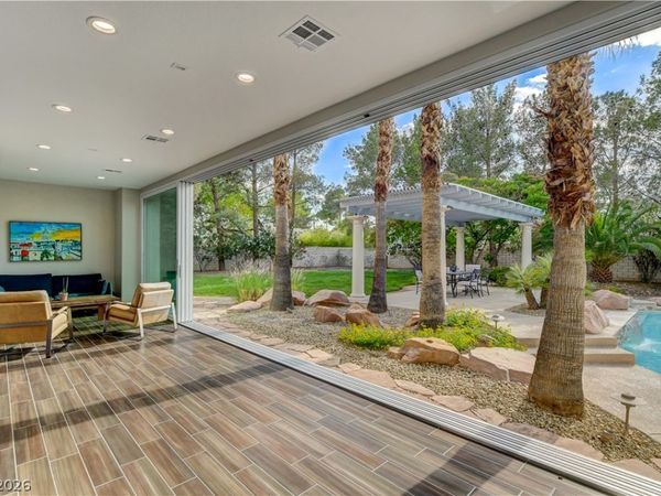 7417 Doe Avenue , Las Vegas, NV 89117