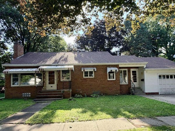 115 S 6Th Street, Wapello, IA 52653
