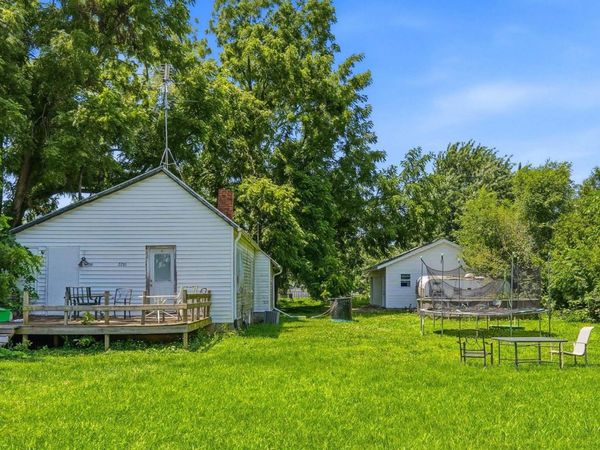 2201 Charles Street, Burlington, IA 52601