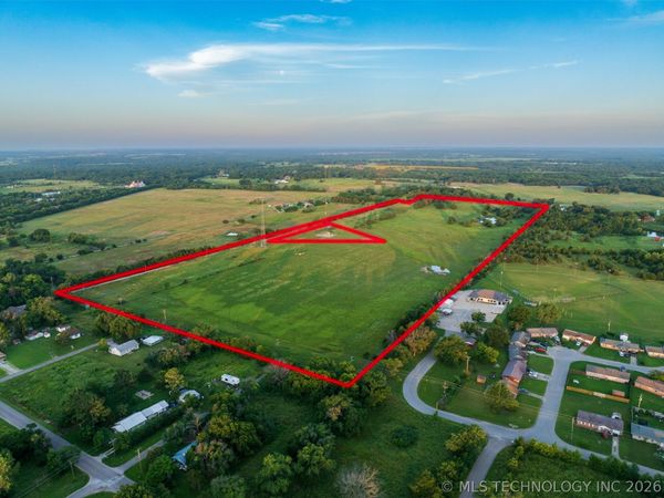 50 W Francis Street , Wetumka, OK 74883