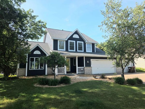 4441 Hillvale Avenue N, Oakdale, MN 55128