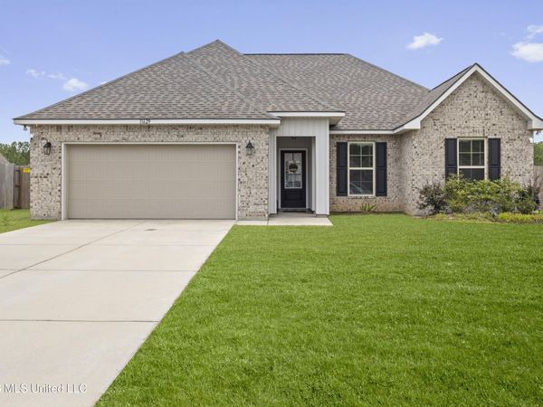 11629 Rosalie Place, Ocean Springs, MS 39564