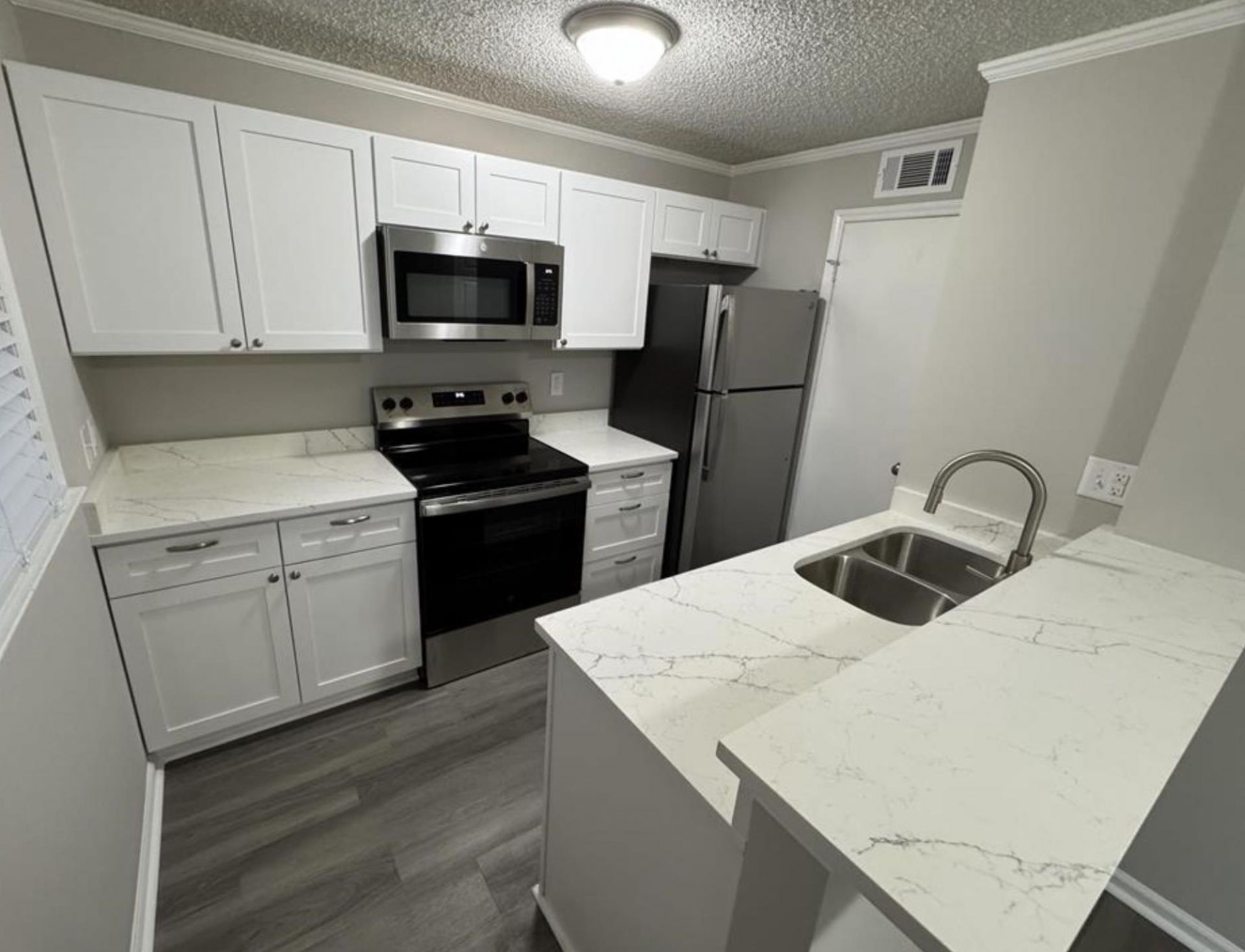 6702 Jefferson Pl. Photo 8