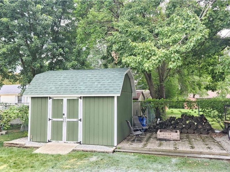 667 Essex Street, Akron, OH 44306 Photo 4