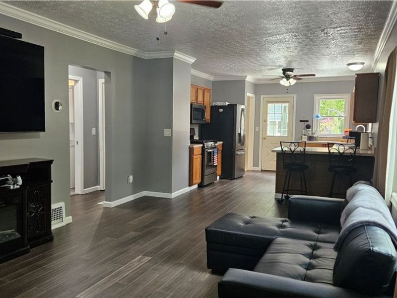 667 Essex Street, Akron, OH 44306 Photo 5