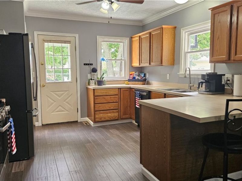 667 Essex Street, Akron, OH 44306 Photo 7