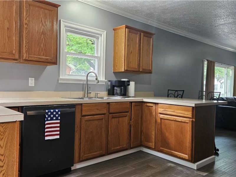 667 Essex Street, Akron, OH 44306 Photo 9