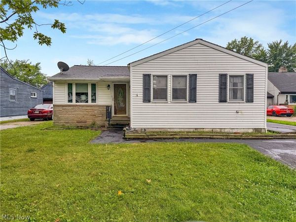 34502 Beachpark Drive , Eastlake, OH 44095