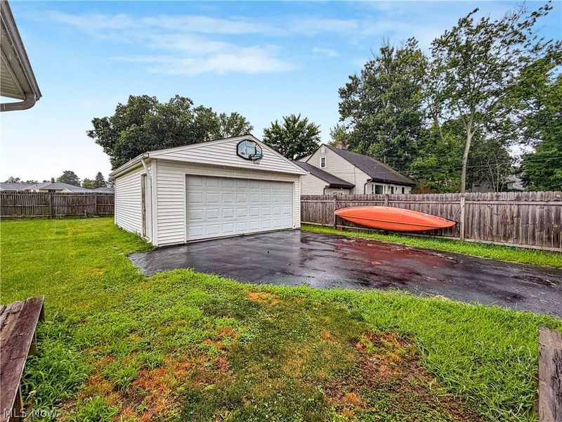 34502 Beach Park Drive, Eastlake, OH 44095 Photo 16