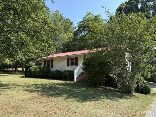 1135 Taylor Mountain RD, Thaxton, VA 24174
