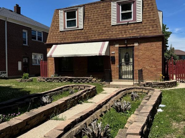 3714 W Capitol Dr, Milwaukee, WI 53216
