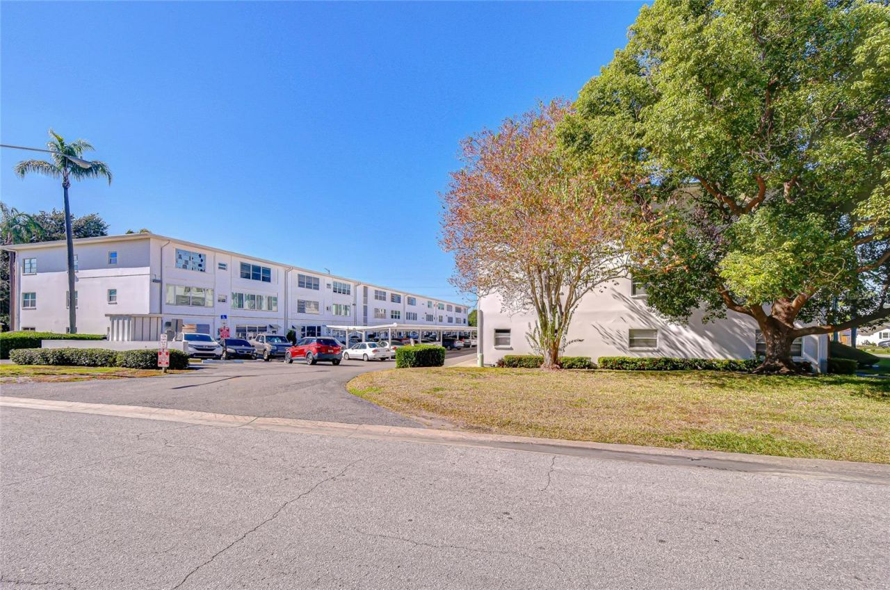5150 10th Avenue N, Unit 211, Saint Petersburg, FL 33710 Photo