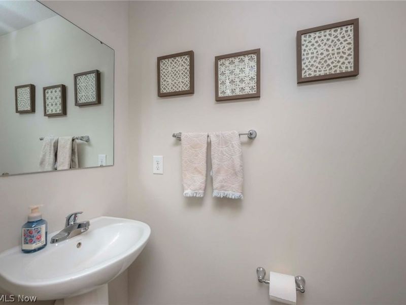 1422 Wood Fern Drive, Akron, OH 44312 Photo 11