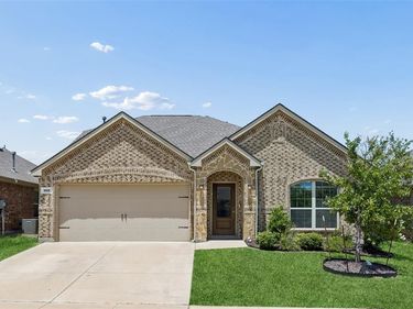9105 Silver Dollar Drive, Fort Worth, TX 76131