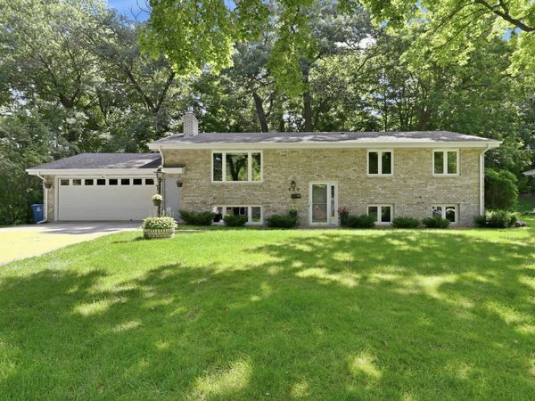 250 Glenbrook Road N, Wayzata, MN 55391