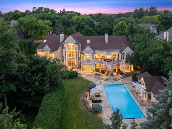 2350 Cherrywood Road, Minnetonka, MN 55305