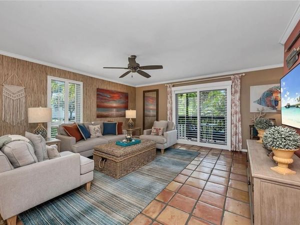 995 9th AVE S, Unit 6, NAPLES, FL 34102
