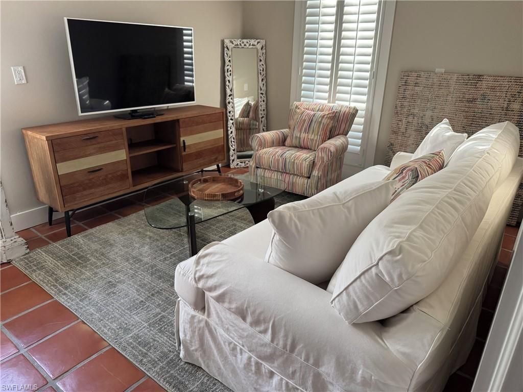 995 9th Ave S, Unit 6, Naples, FL 34102 Photo