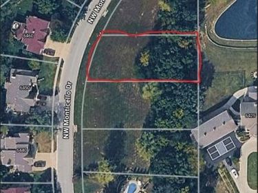 6444 NW Monticello Drive, Parkville, MO 64152