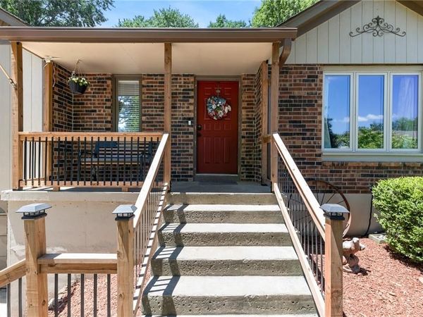 2209 NW 10TH Street, Blue Springs, MO 64015