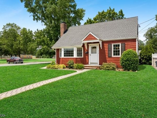 319 Edgeworth St, Middlesex, NJ 08846
