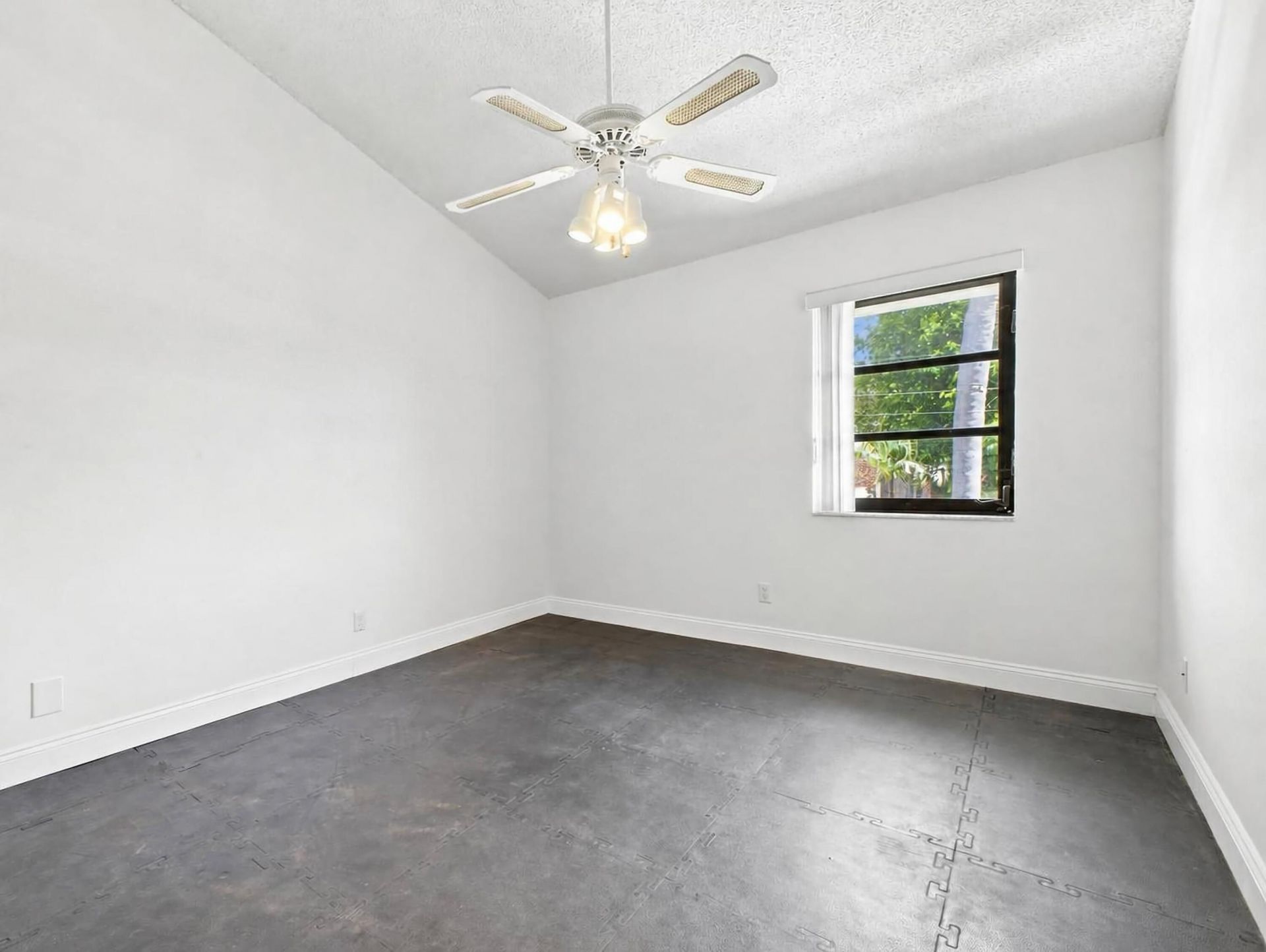 626 Mariners Way, Boynton Beach, FL 33435 Photo