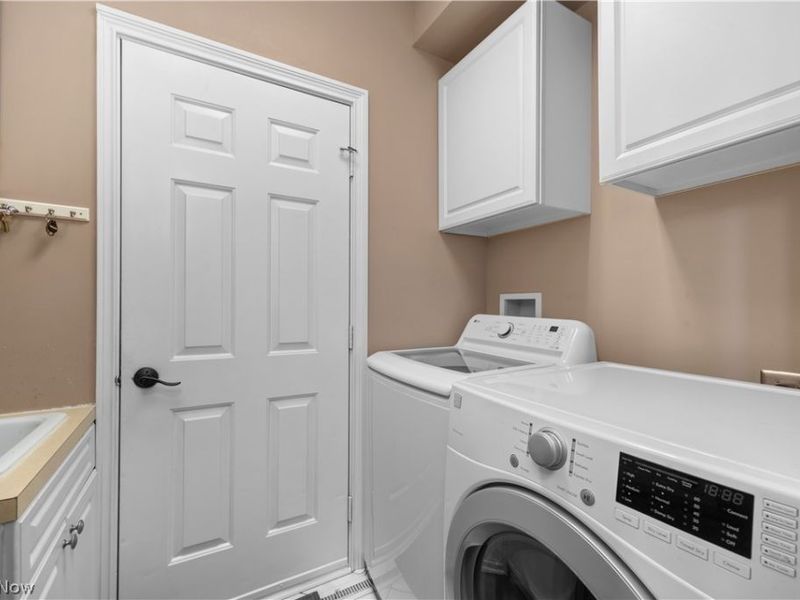 21766 Woodfield Trail, Strongsville, OH 44149 Photo 5