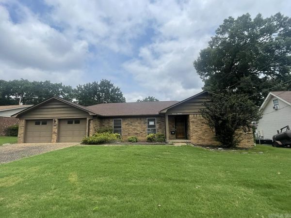 1400 Hawkwood Road , Sherwood, AR 72120