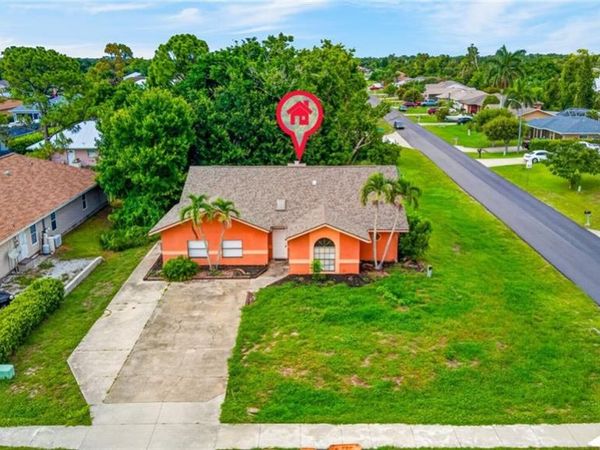 17565 Lee RD, FORT MYERS, FL 33967