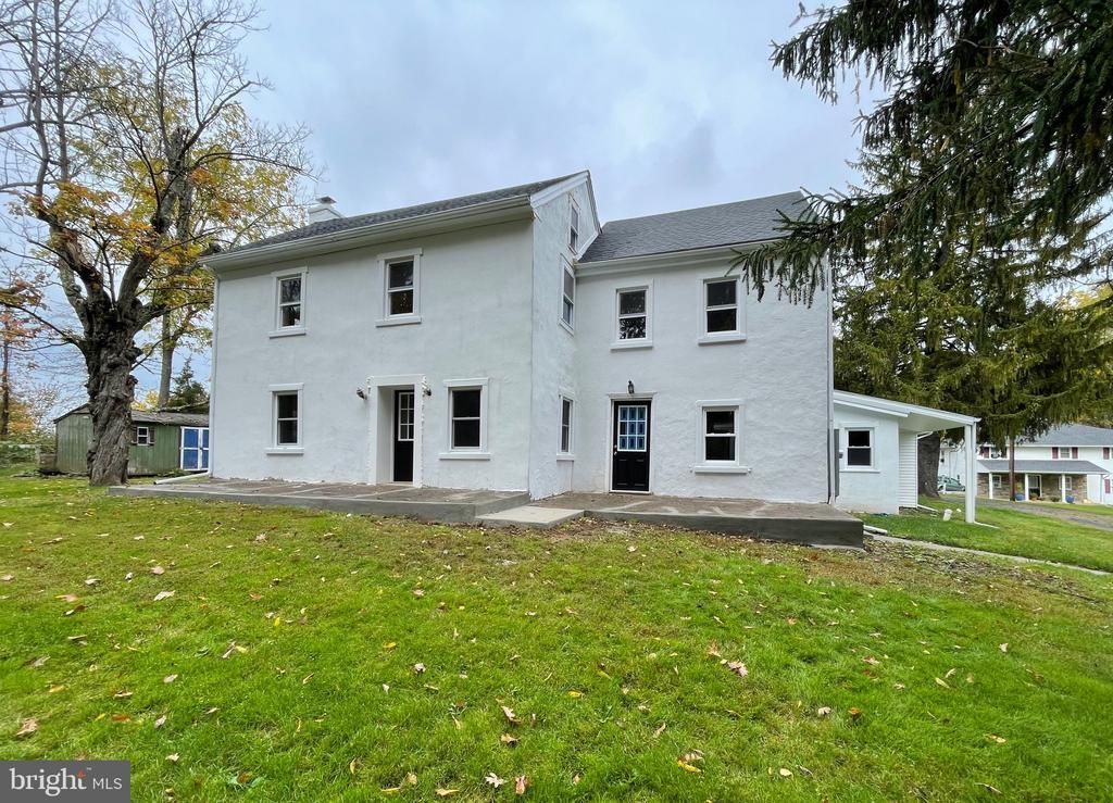 1710 LOWER ROCKY DALE ROAD , GREEN LANE, PA 18054