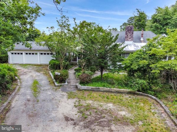 38 CLUBHOUSE ROAD, BROWNS MILLS, NJ 08015