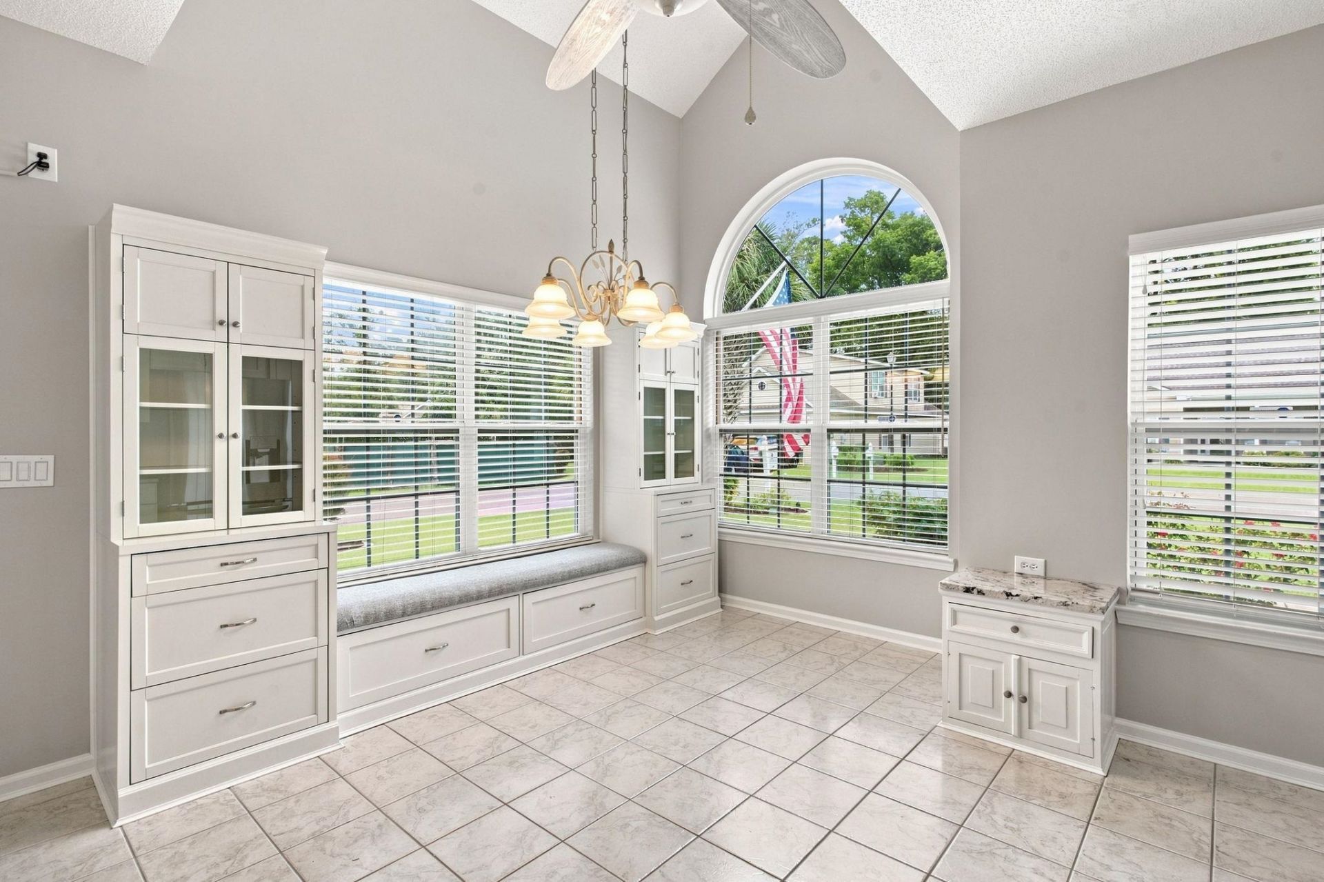 3642 Springdale Dr. Photo 10