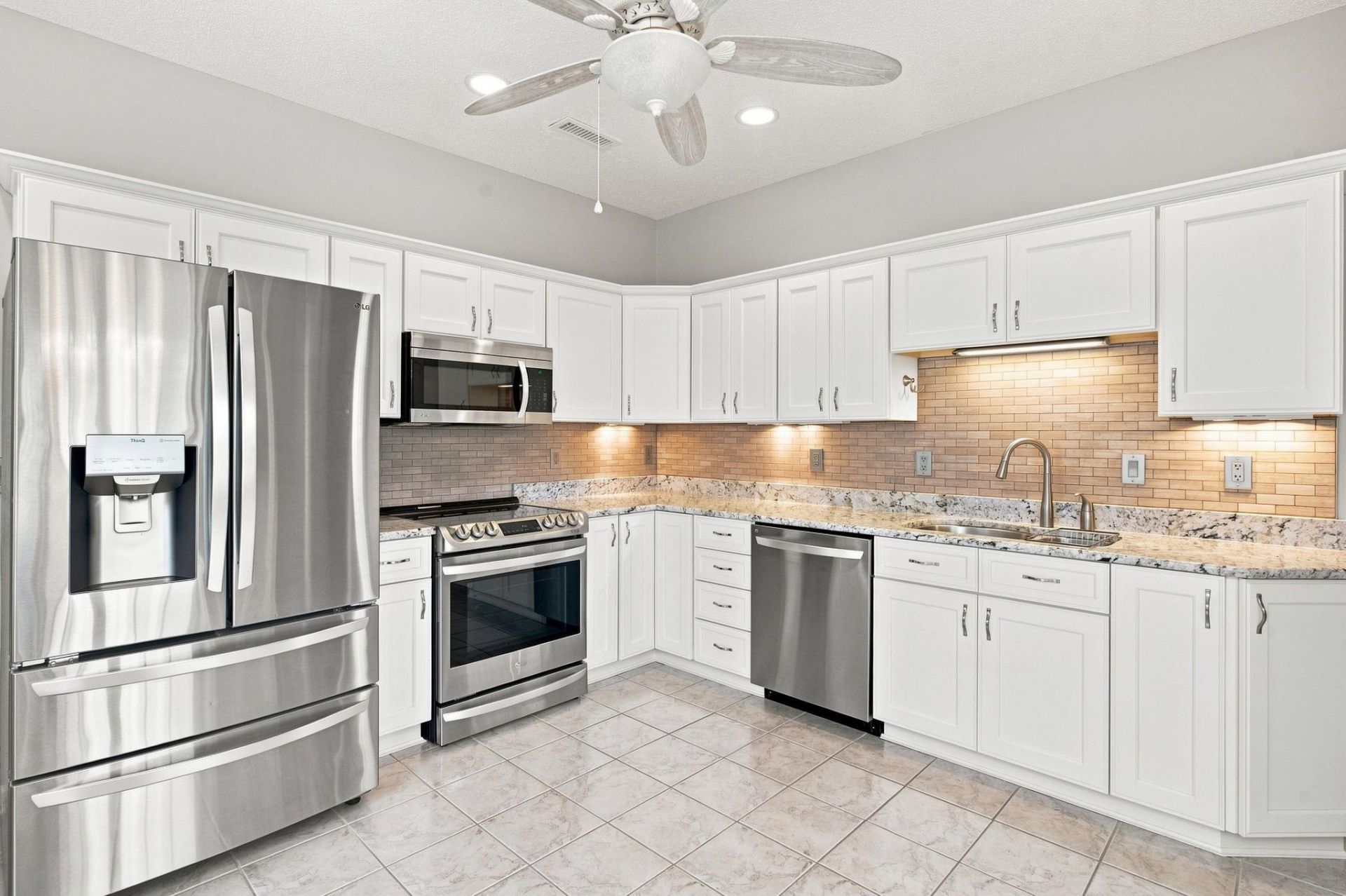 3642 Springdale Dr. Photo 11