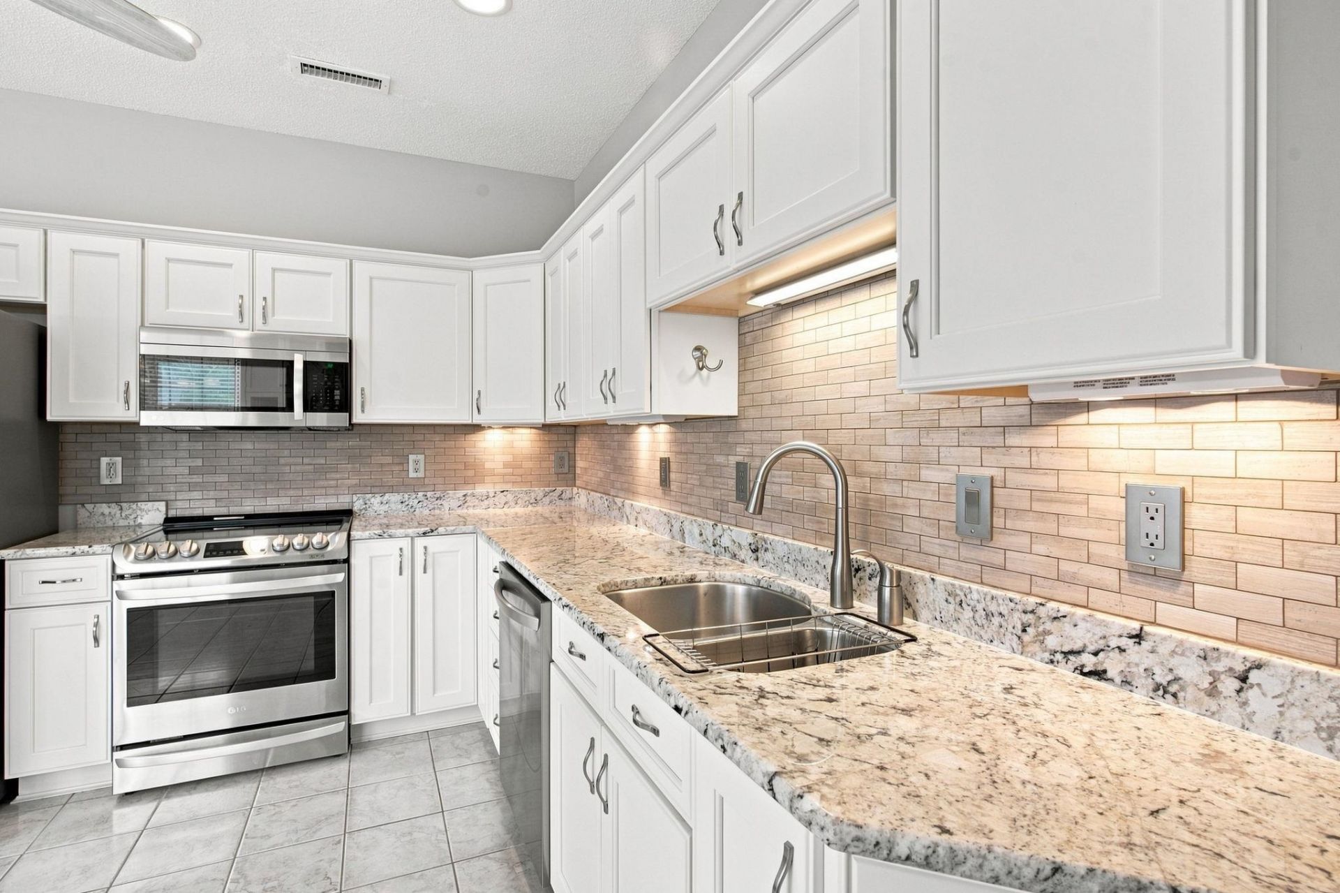 3642 Springdale Dr. Photo 12