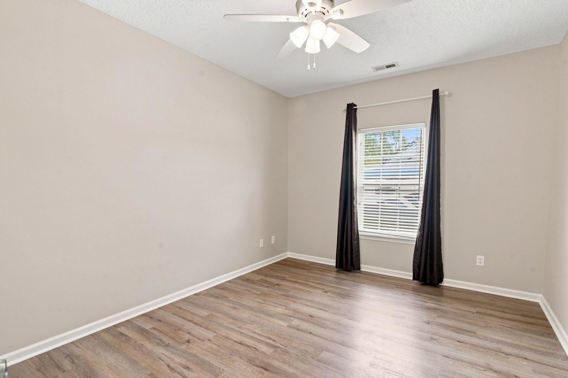 3642 Springdale Dr. Photo 37