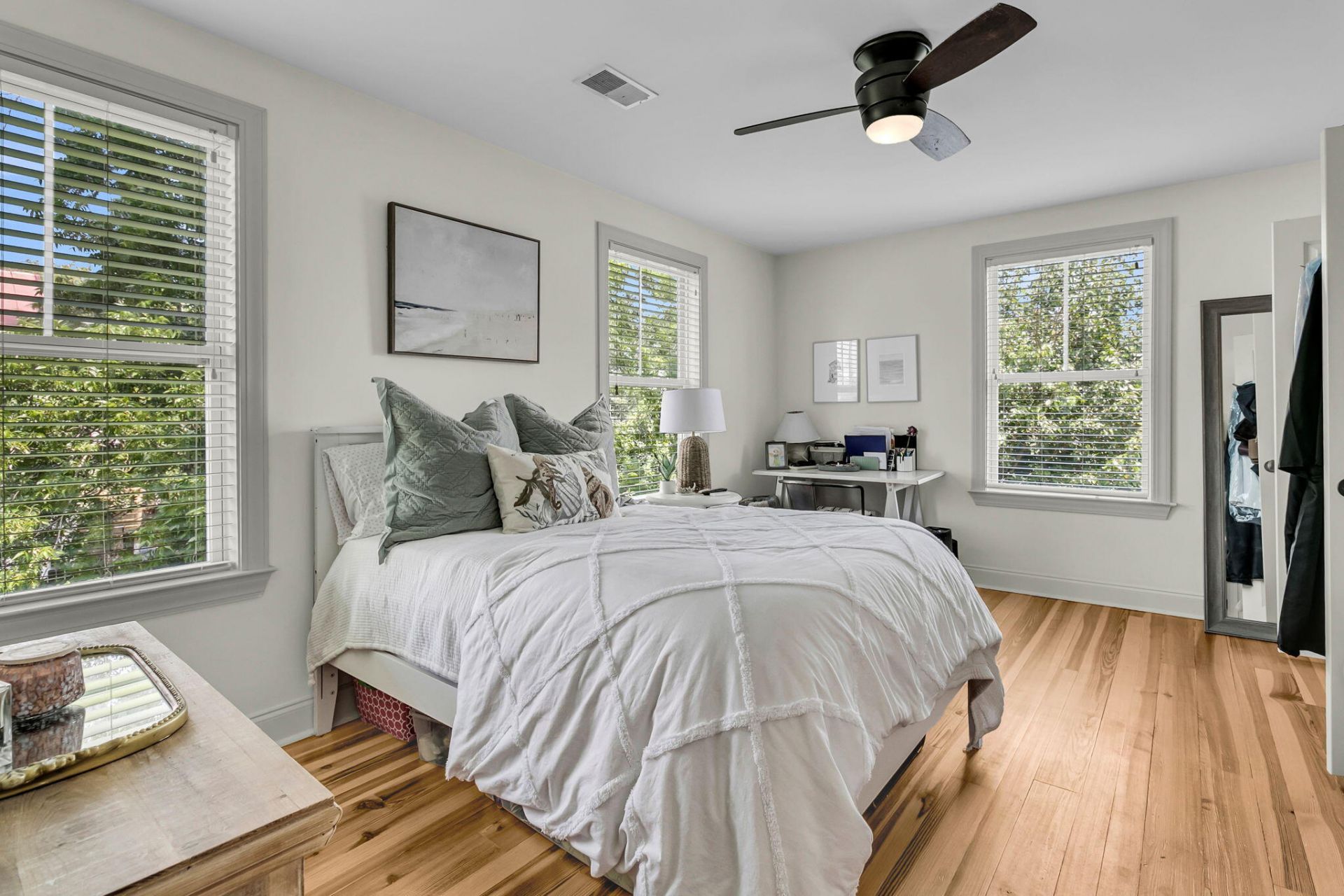 5 Strawberry Lane Photo 22