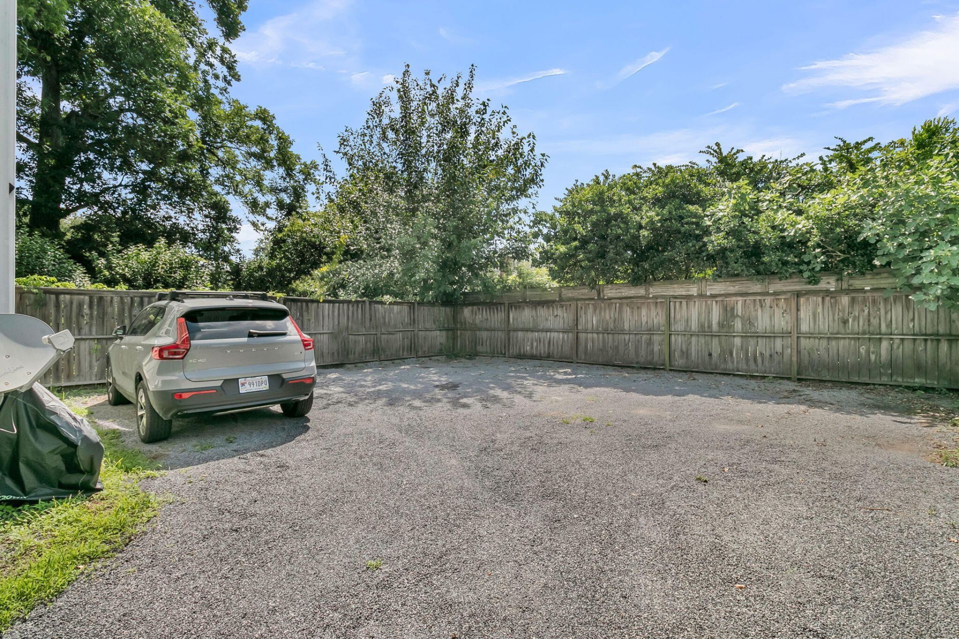 5 Strawberry Lane Photo 4