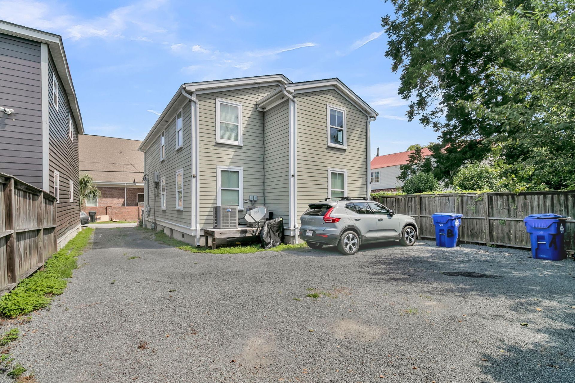 5 Strawberry Lane Photo 5