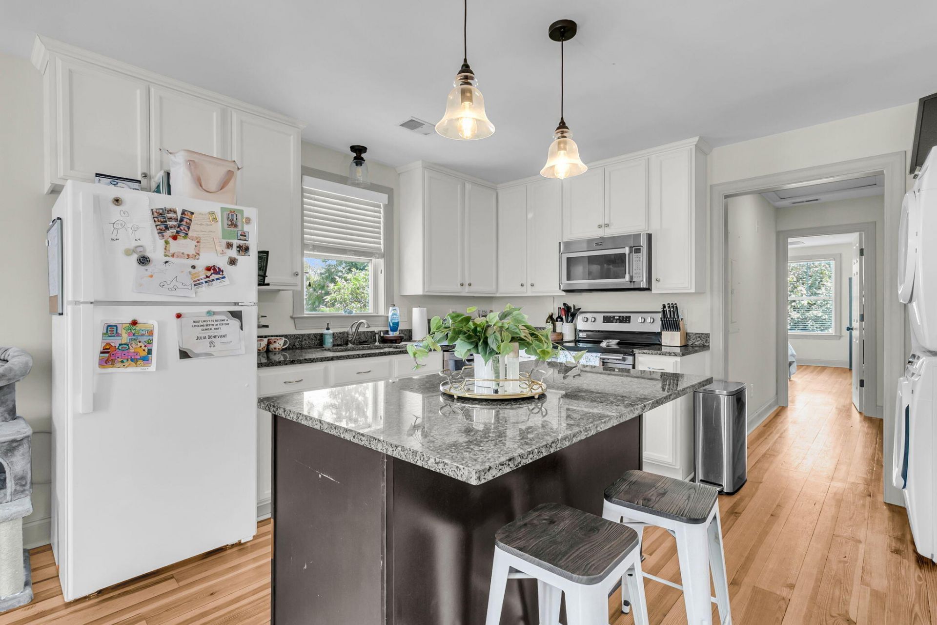 5 Strawberry Lane Photo 9